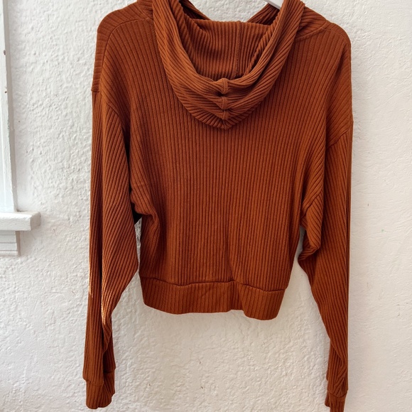 Beyond Yoga So Chic Cropped Hoodie - Picture 5 of 6